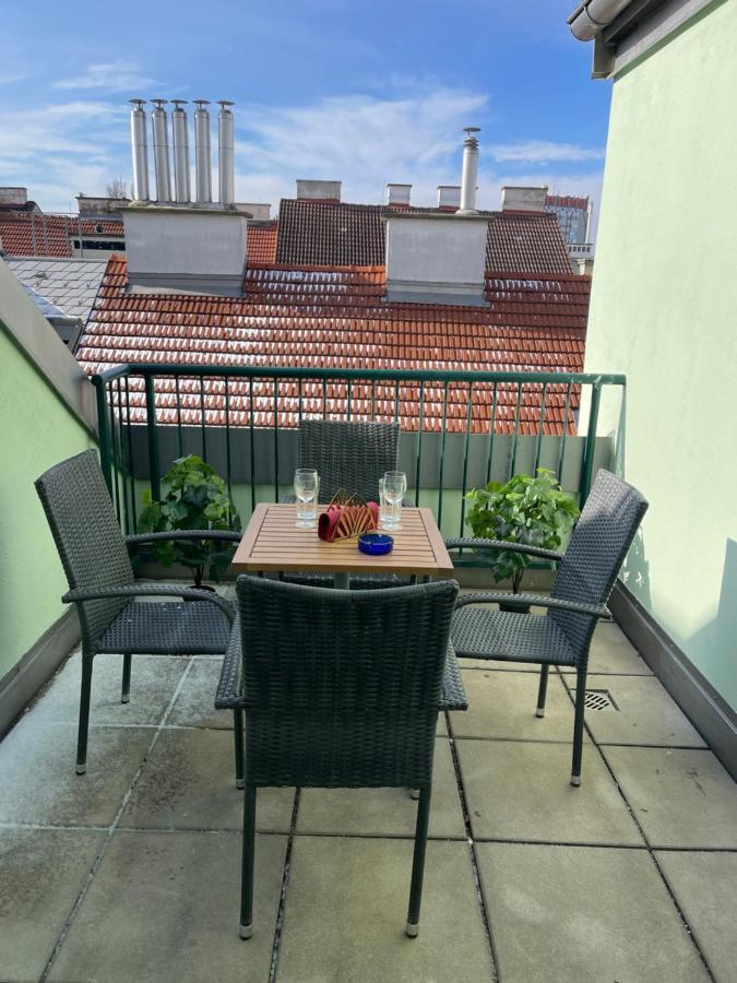 Апартаменты Dachterrasse Fuer 4 Personen Вена Экстерьер фото